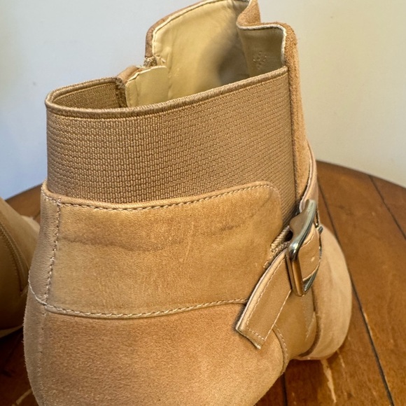 Marc Fisher Shimmee Tan Peep Toe Bootie Size 10W Leather/Suede Upper - Picture 6 of 9